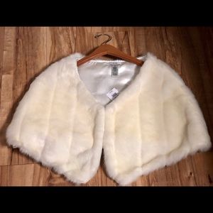 Cache Faux Fur Shawl